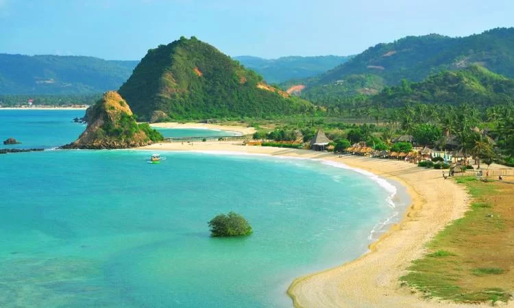 Pantai di Lombok Timur